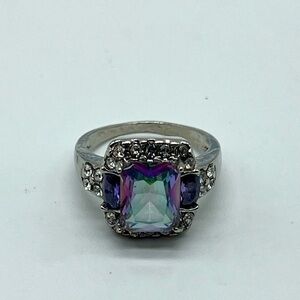 New women’s size 7 multicolored fashion ring
